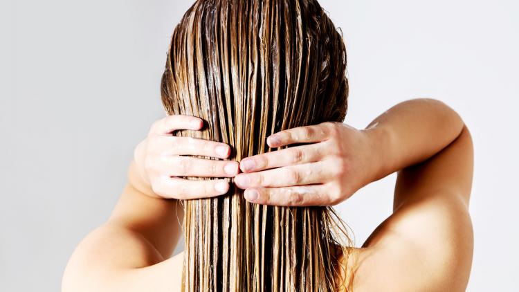 cheveux-gras-causes